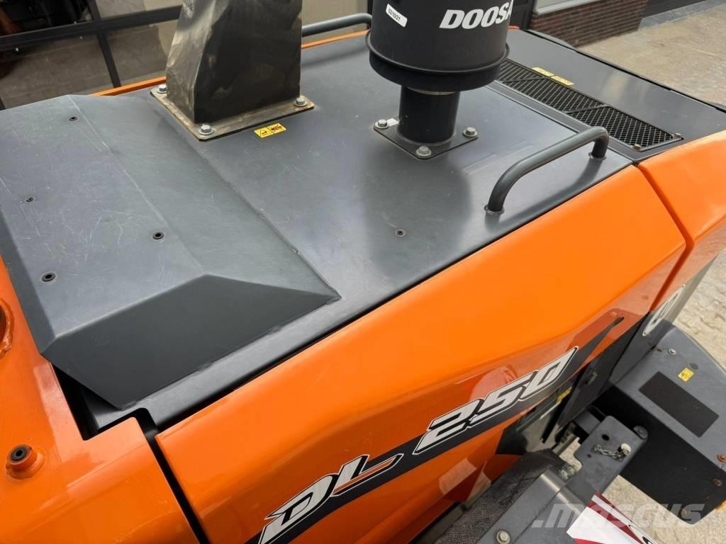 Doosan DL 250-7 Læssemaskiner på hjul