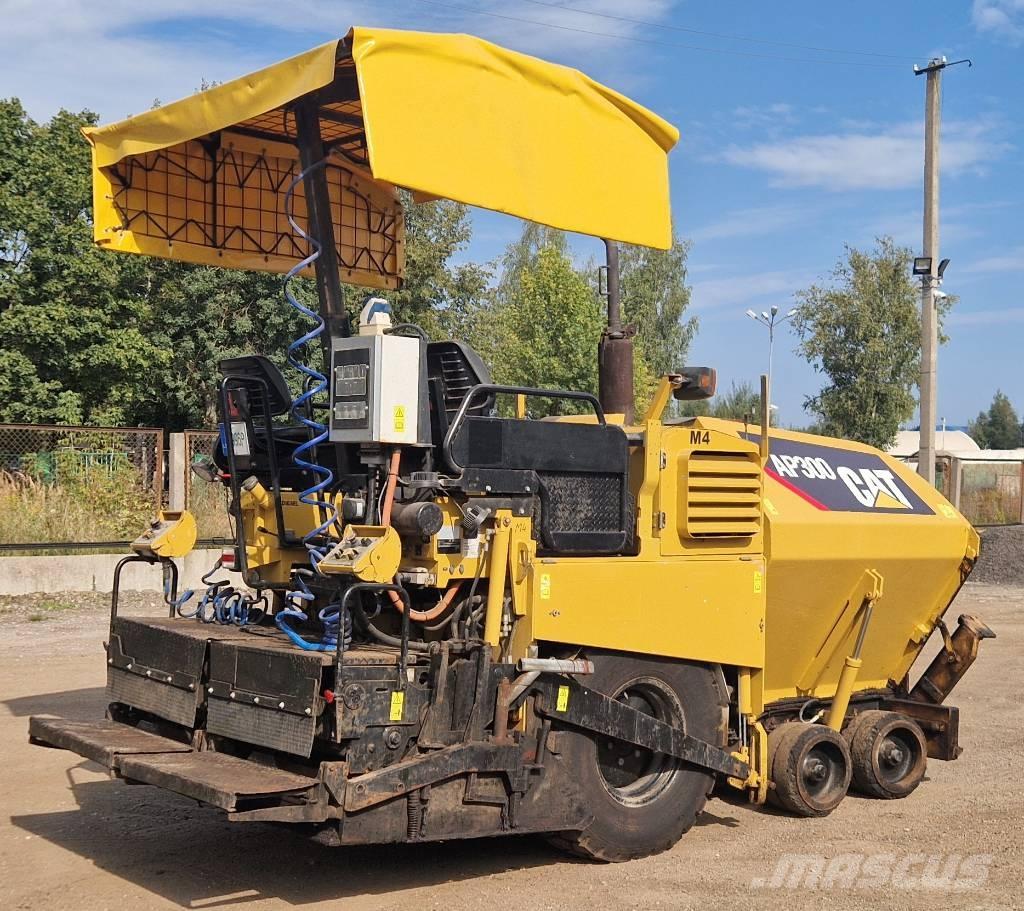 CAT AP300 Asfaltudlæggere