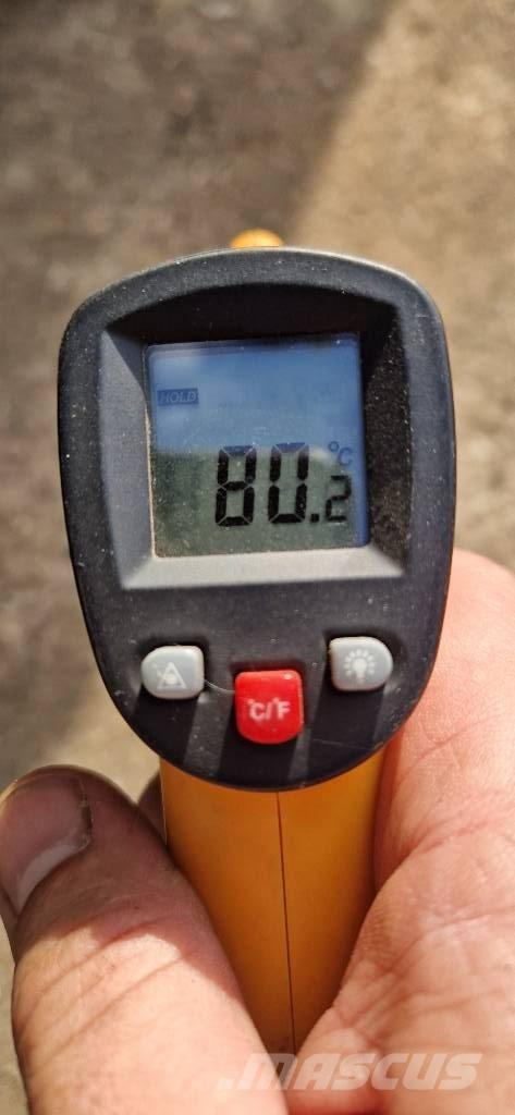 CAT AP300 Asfaltudlæggere