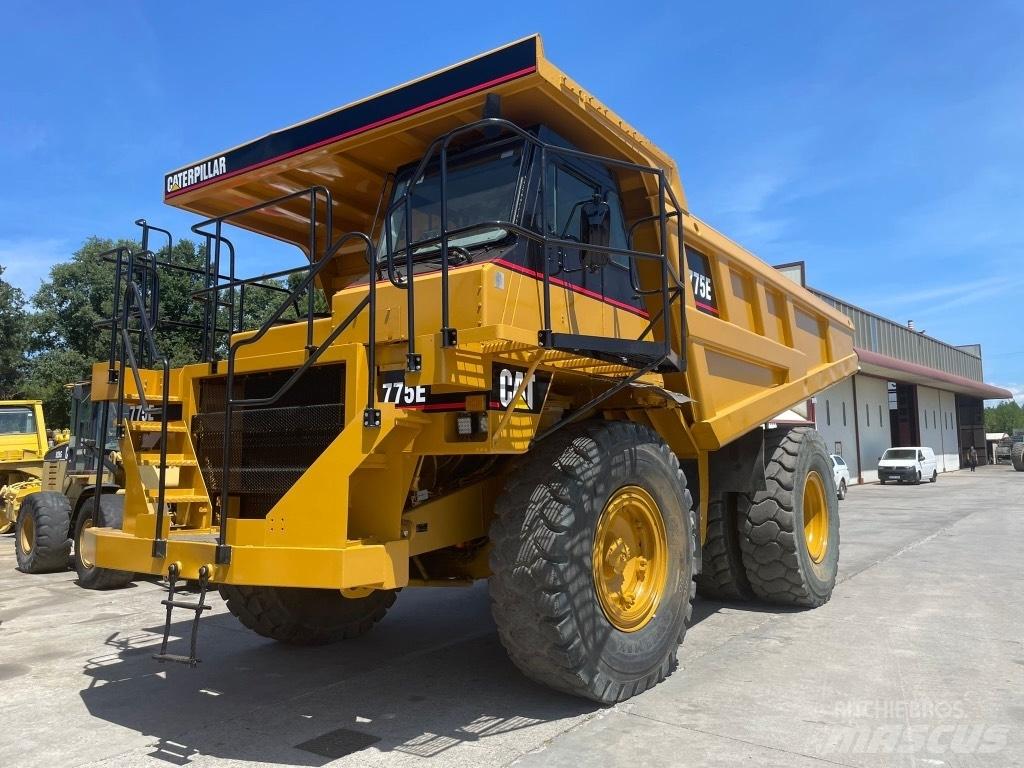 CAT Dumper 775E Knækstyrede dumpere