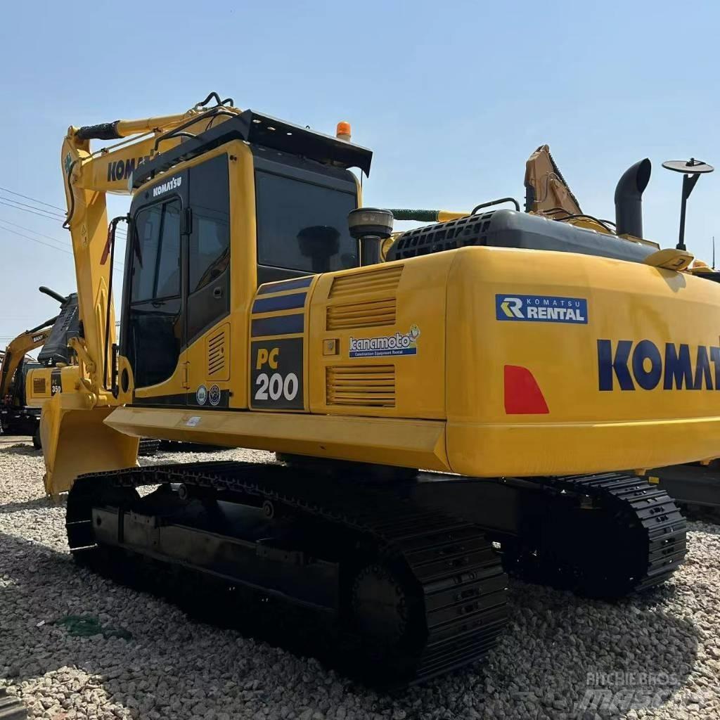 Komatsu PC 200-8 Gravemaskiner på larvebånd