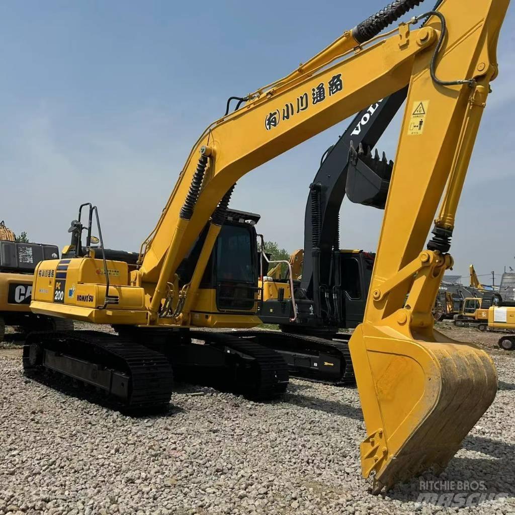 Komatsu PC 200-8 Gravemaskiner på larvebånd