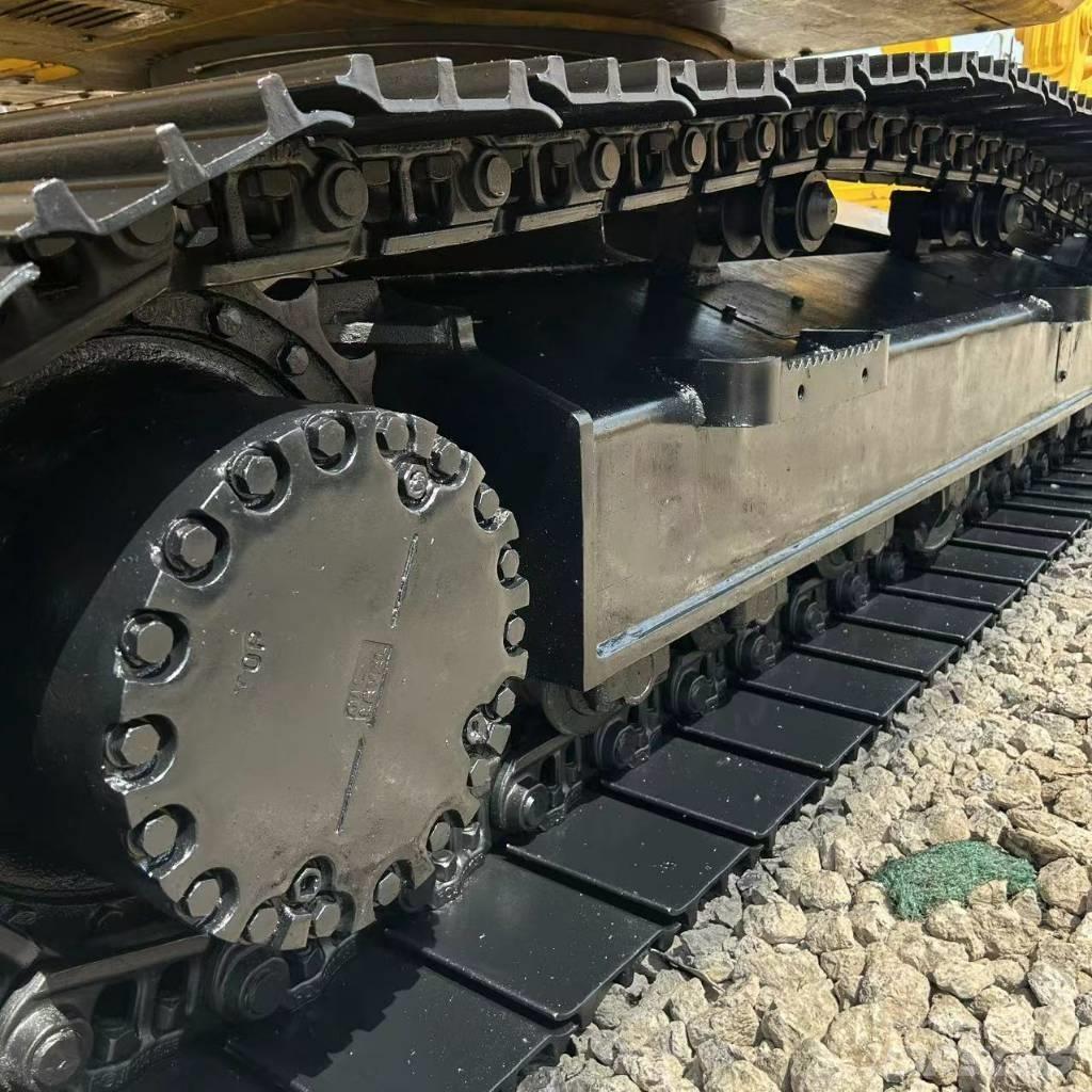 Komatsu PC 200-8 Gravemaskiner på larvebånd