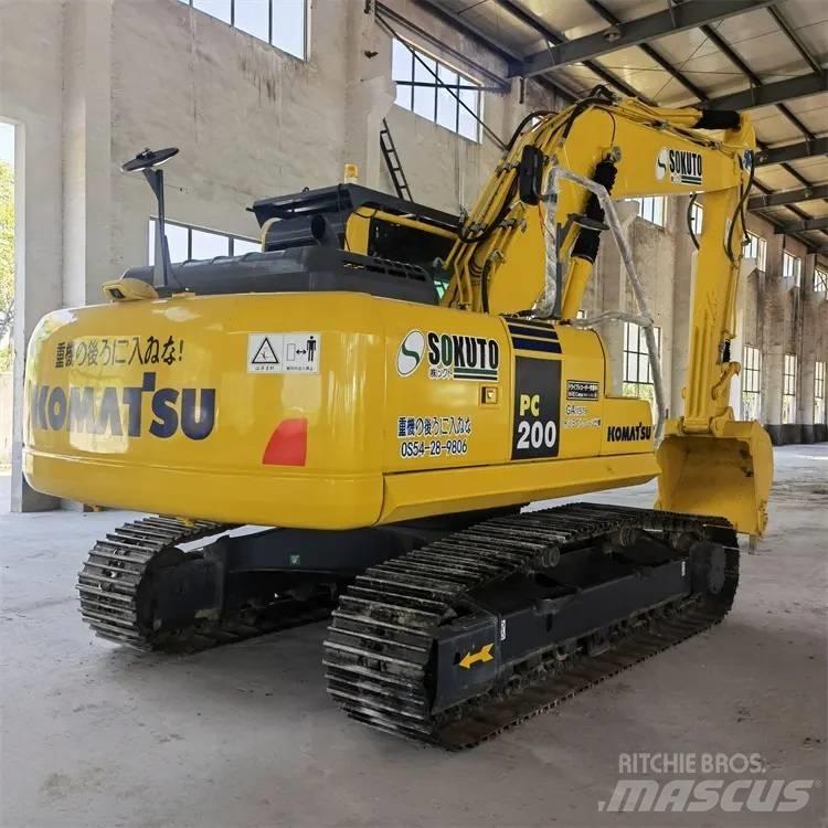 Komatsu PC200-8 Gravemaskiner på larvebånd