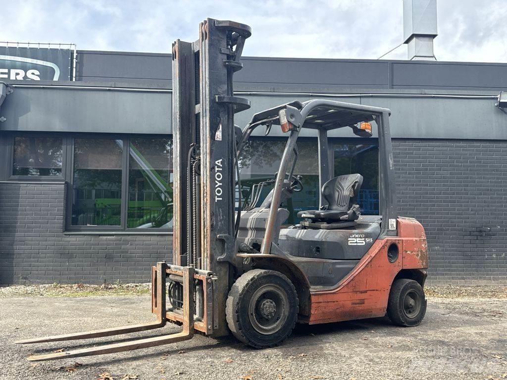 Toyota 8FDF25 Diesel gaffeltrucks