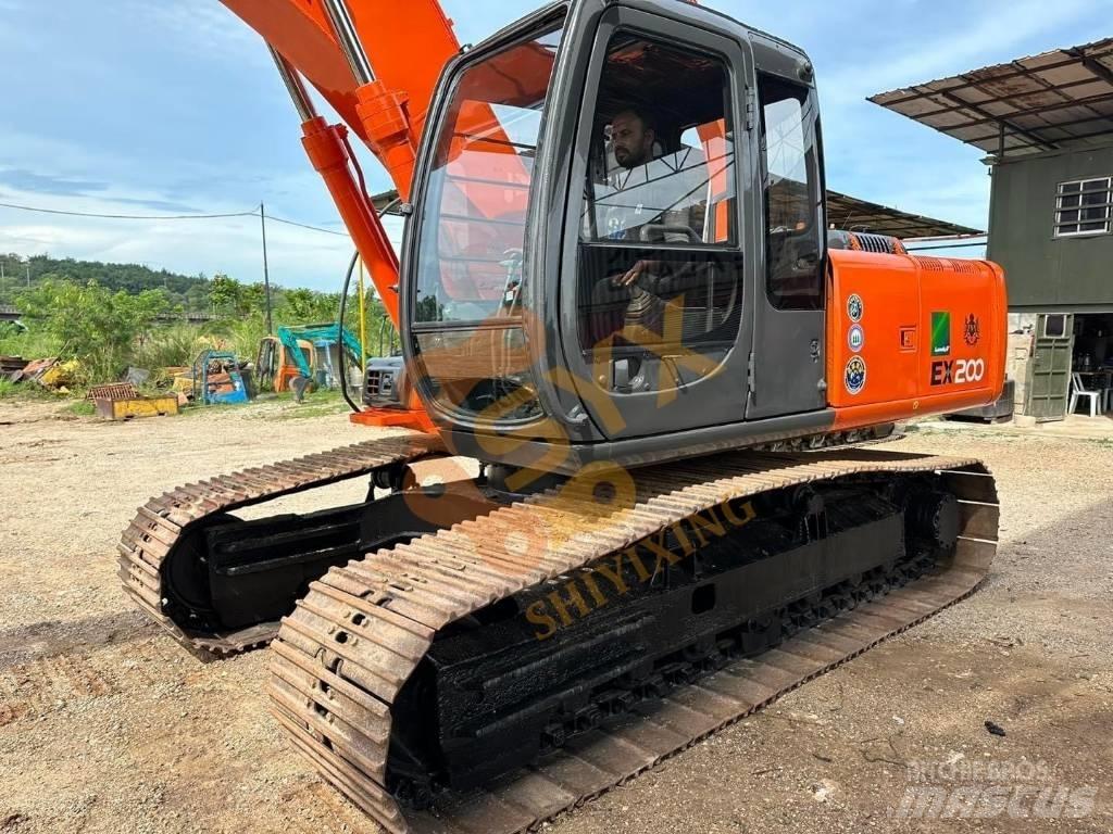 Hitachi EX 200-5 Gravemaskiner på larvebånd