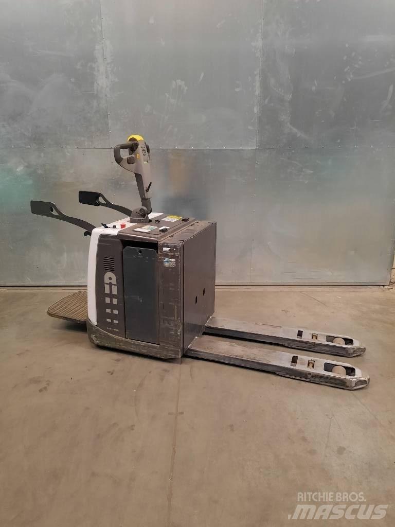 UniCarriers PMR200P El-palleløftere med platform