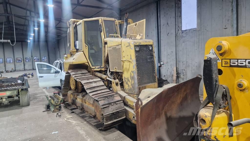CAT D5 FOR PARTS Bulldozer på larvebånd