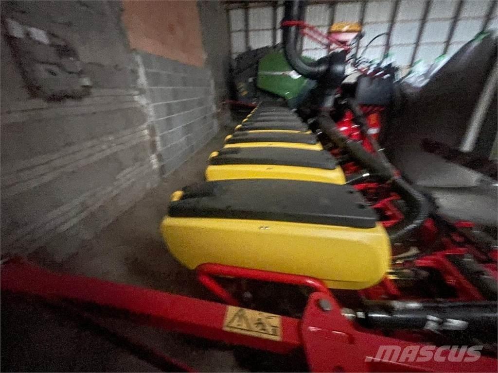 Väderstad TPV 12 Enkornssåmaskiner