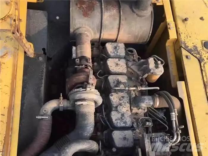 Komatsu PC 200-7 Gravemaskiner på larvebånd