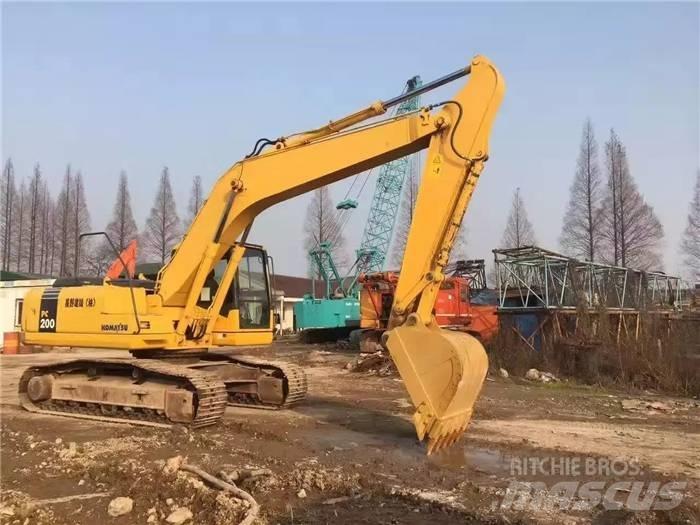 Komatsu PC 200-7 Gravemaskiner på larvebånd