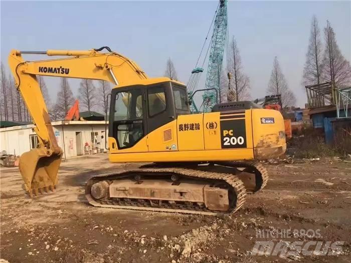 Komatsu PC 200-7 Gravemaskiner på larvebånd