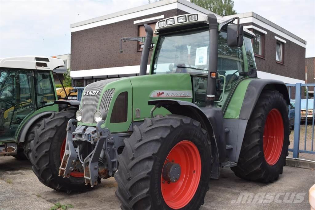Fendt 712 Vario Traktorer