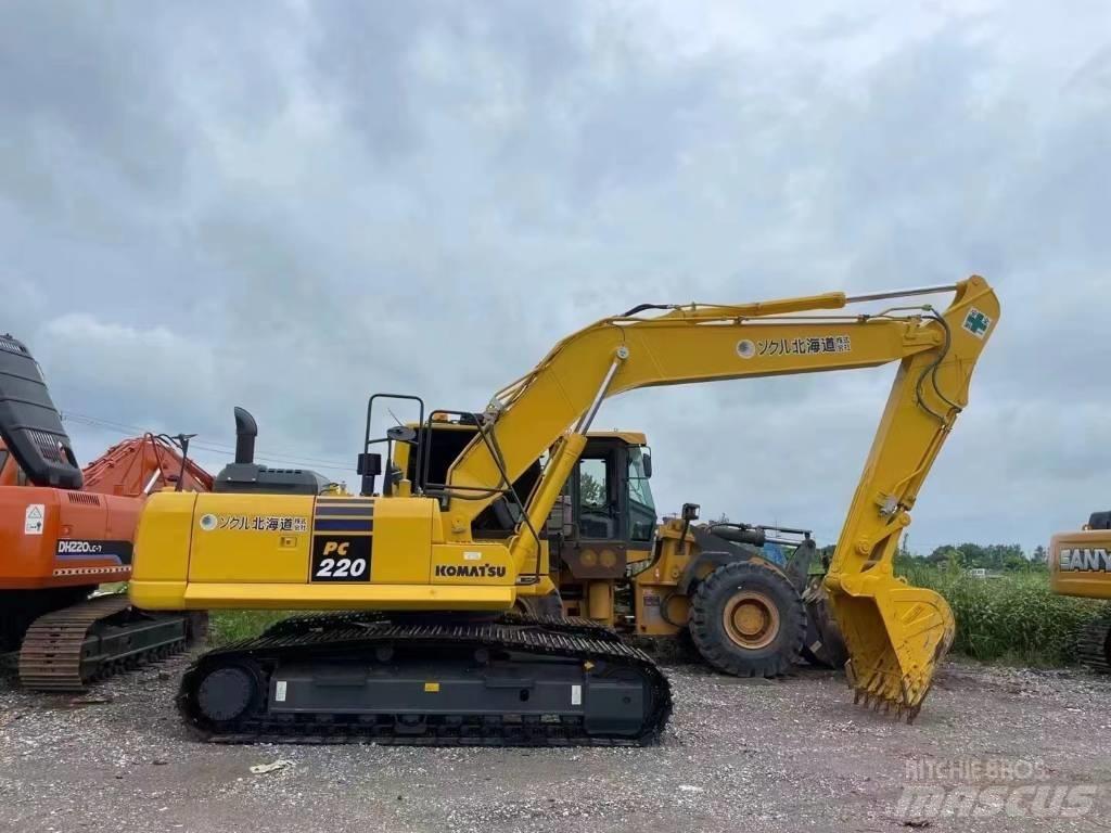 Komatsu PC220-8 Gravemaskiner på larvebånd