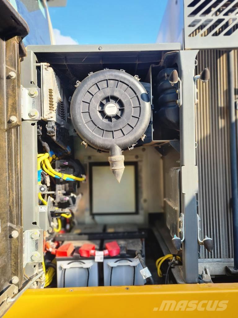 Liebherr R 930 LC Gravemaskiner på larvebånd
