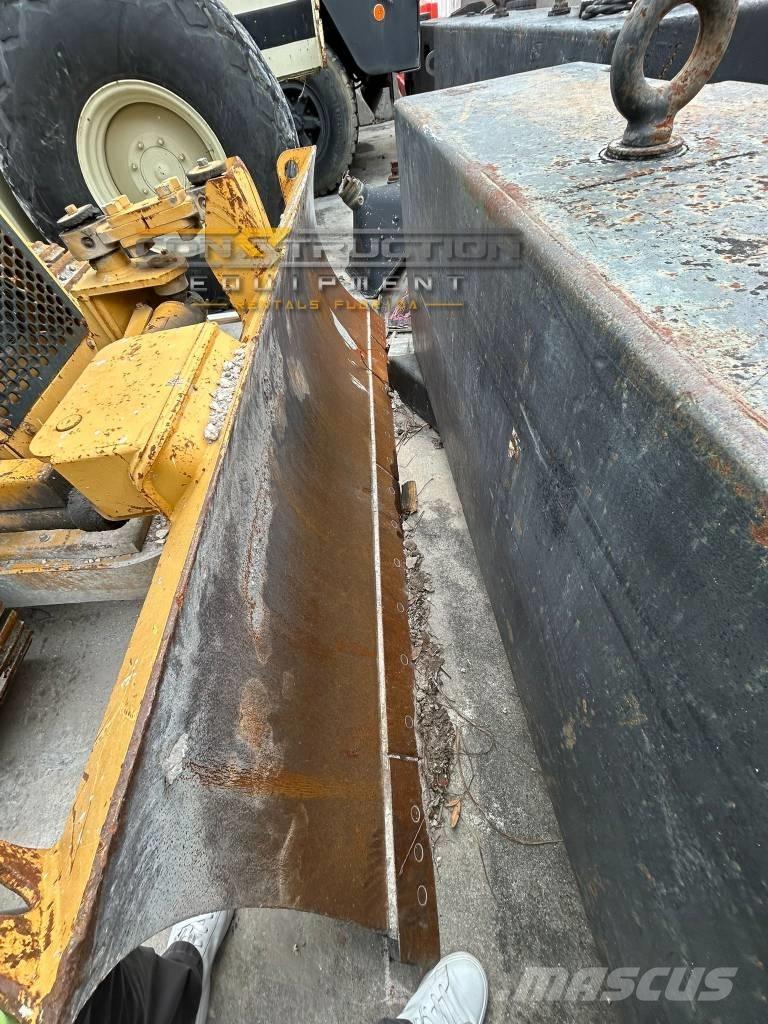 CAT D 3 C III Bulldozer på larvebånd