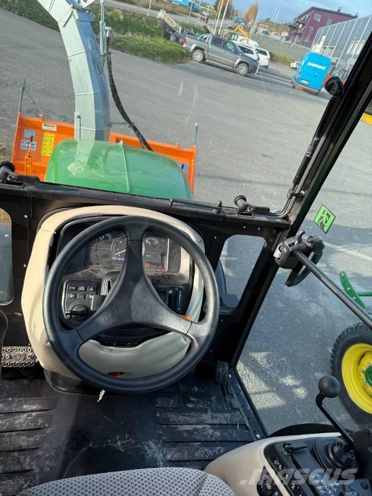 John Deere 2032 R Kompakte traktorer