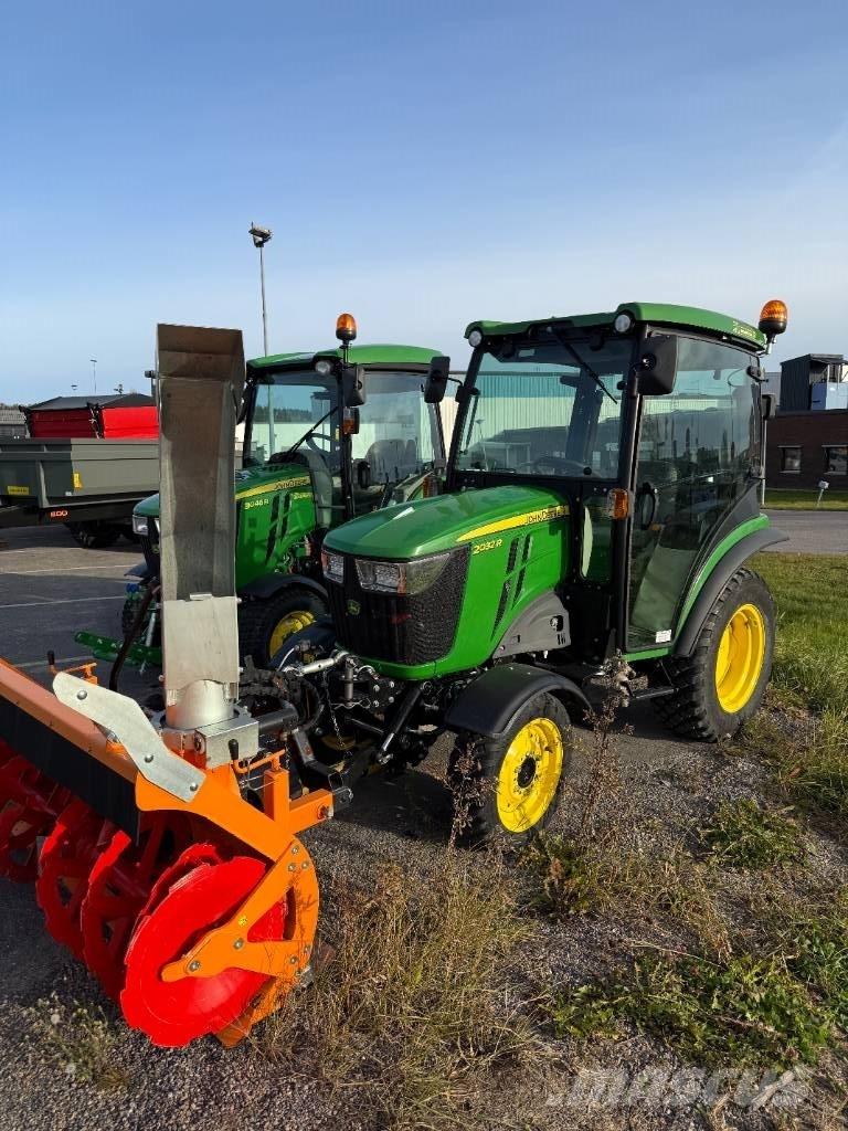 John Deere 2032 R Kompakte traktorer