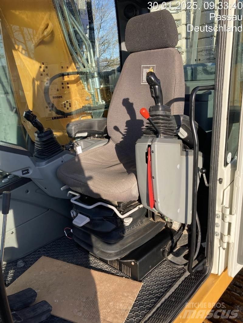 Liebherr R922 Gravemaskiner på larvebånd
