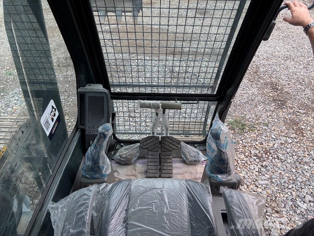 Hyundai Robex 220 LS Gravemaskiner på larvebånd