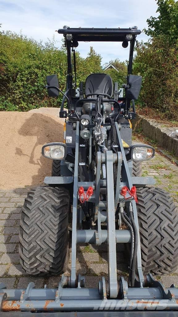 GiANT G 2300 X-tra Læssemaskiner på hjul