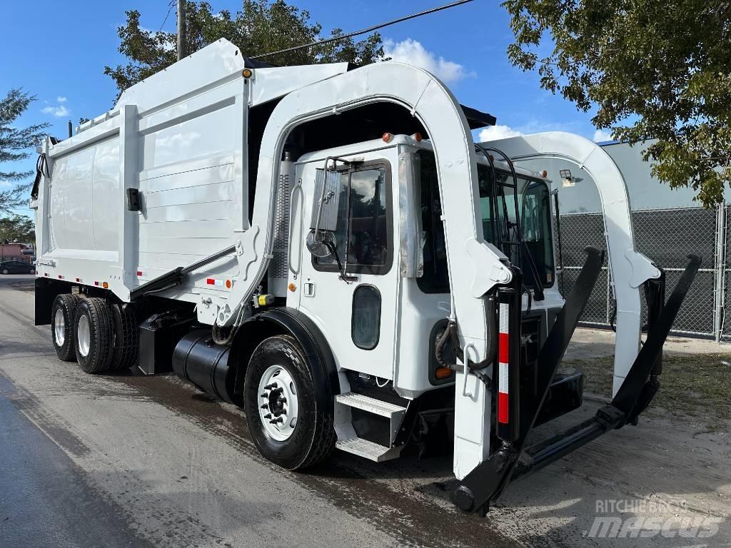 Mack MRU 613 Renovationslastbiler