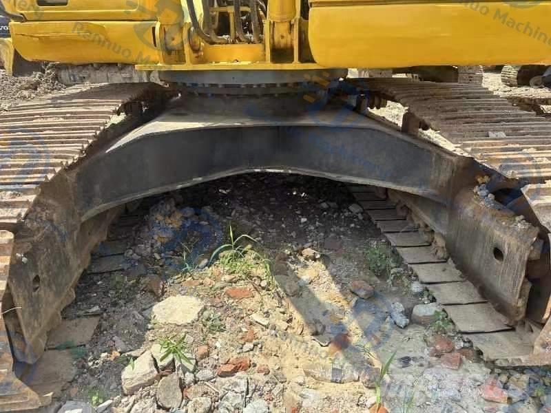 Komatsu PC220-7 Gravemaskiner på larvebånd