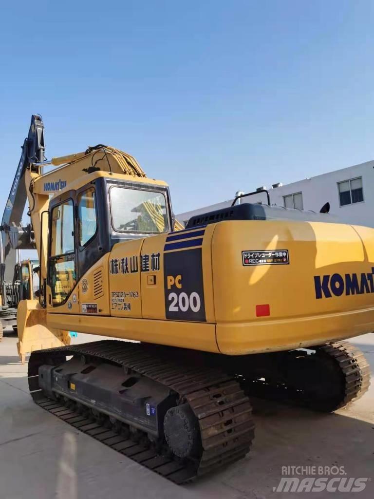 Komatsu PC 200-7 Gravemaskiner på larvebånd