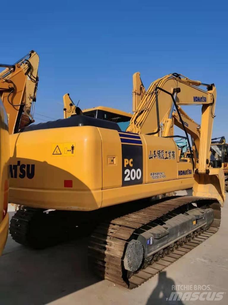 Komatsu PC 200-7 Gravemaskiner på larvebånd