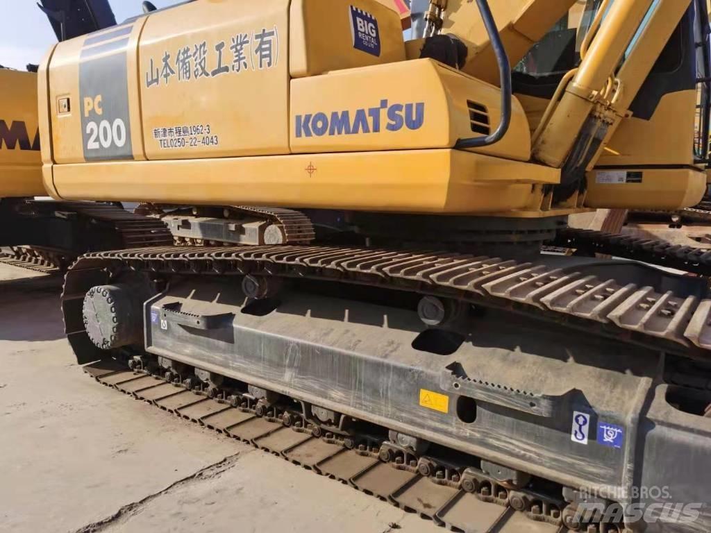 Komatsu PC 200-7 Gravemaskiner på larvebånd