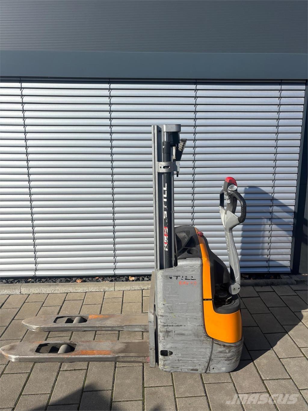 Still EXV12 Selvkørende stablere