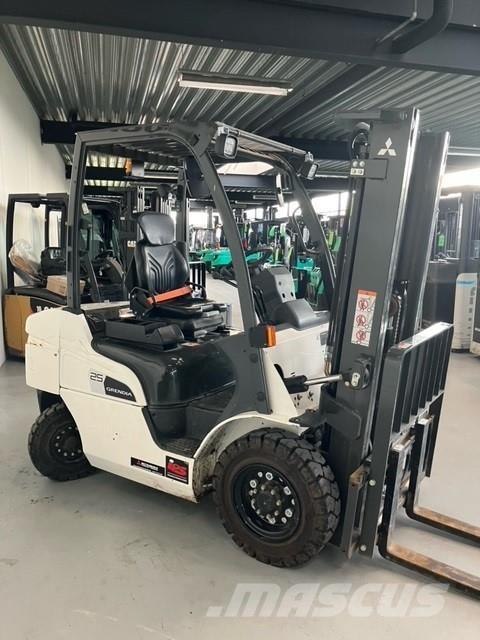 Mitsubishi FD25N3 Diesel gaffeltrucks