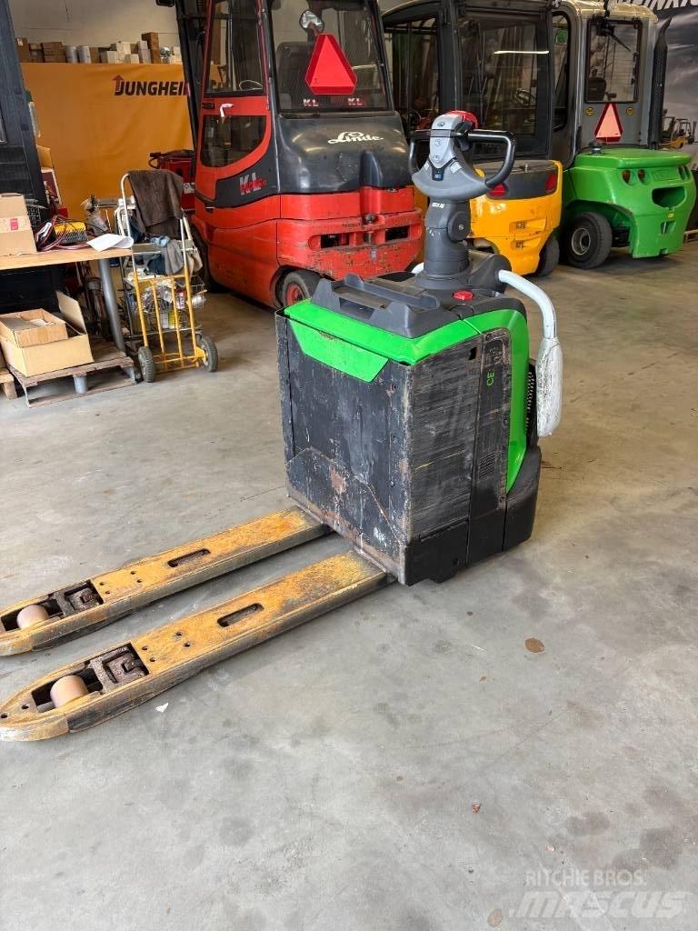 Cesab P 320 El-palleløftere med platform