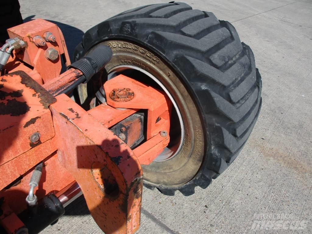 JLG 450 AJ (895) Kompakte selvkørende bomlifte