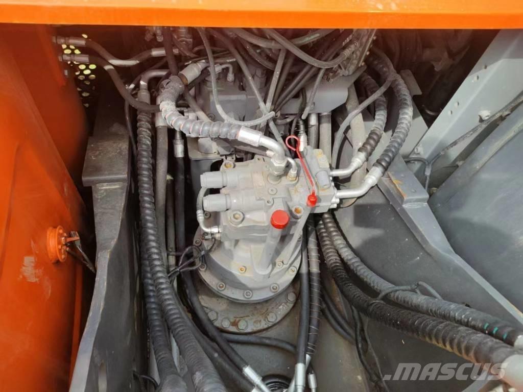 Hitachi ZX200 Gravemaskiner på larvebånd