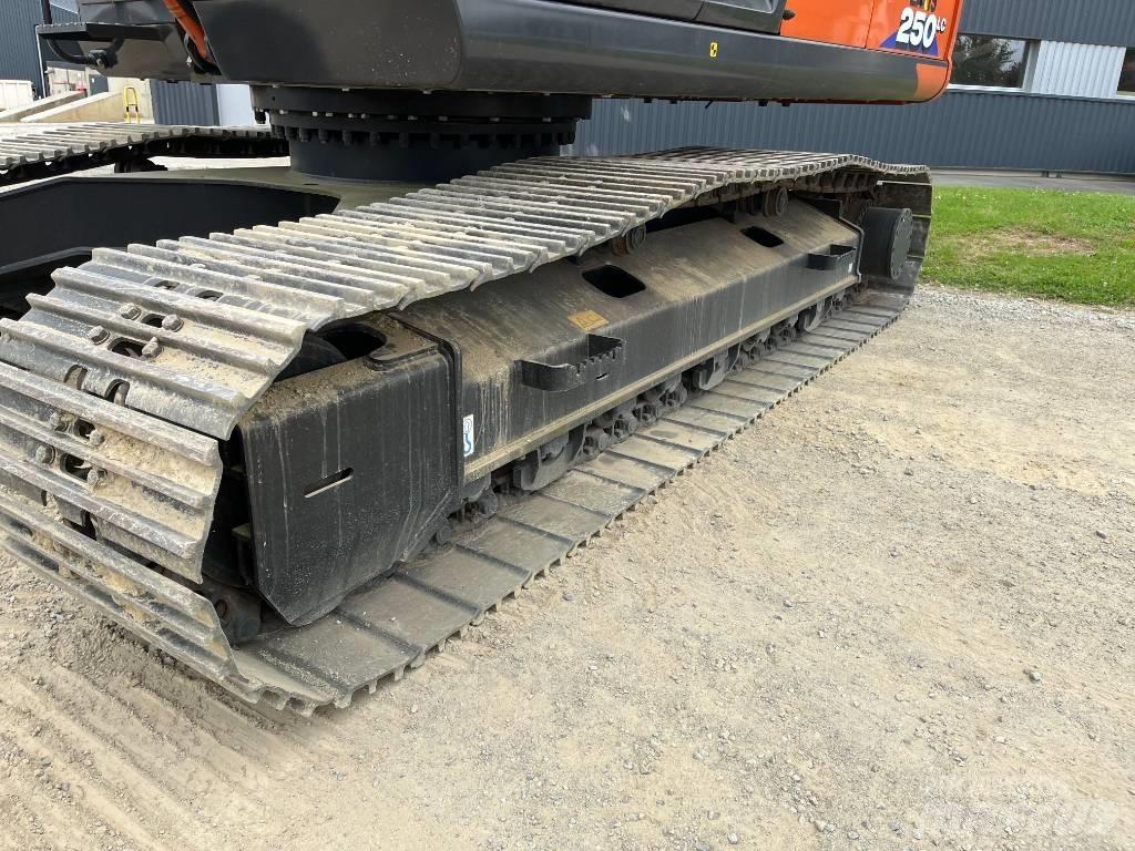 Hitachi ZX250LC-6 Gravemaskiner på larvebånd