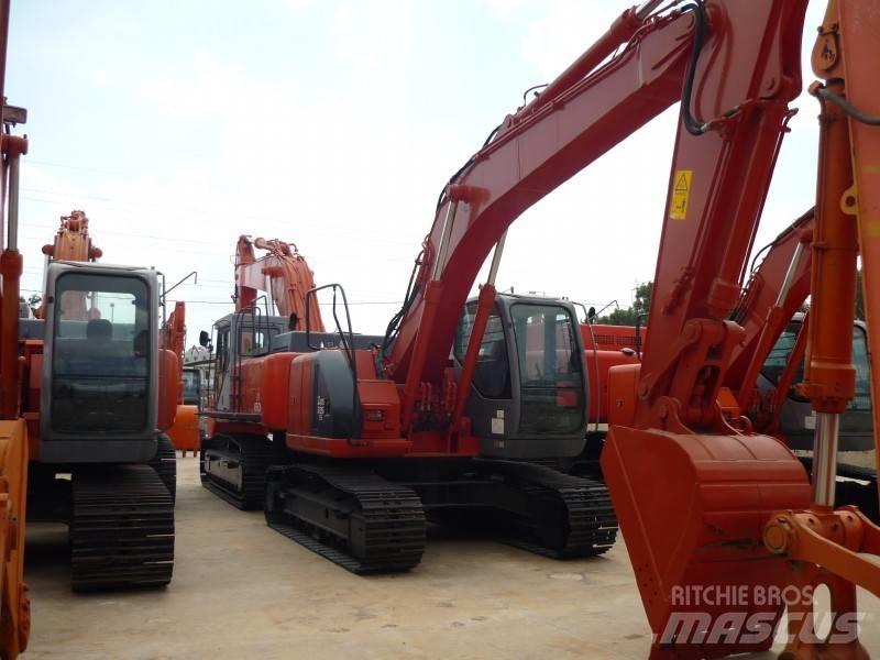 Hitachi ZX 225 US Gravemaskiner på larvebånd