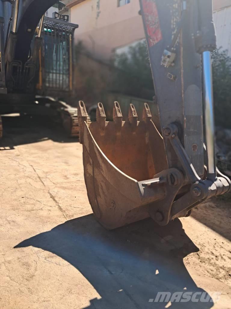 Volvo EC 210 B LC Gravemaskiner på larvebånd