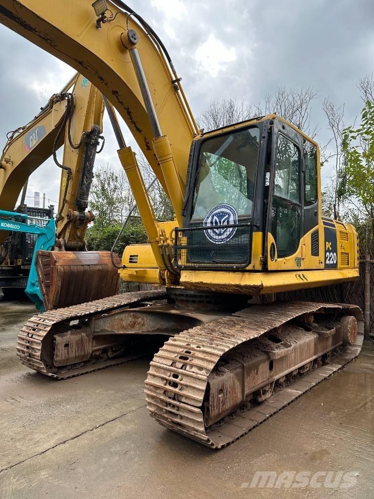 Komatsu PC 220-8 Gravemaskiner på larvebånd