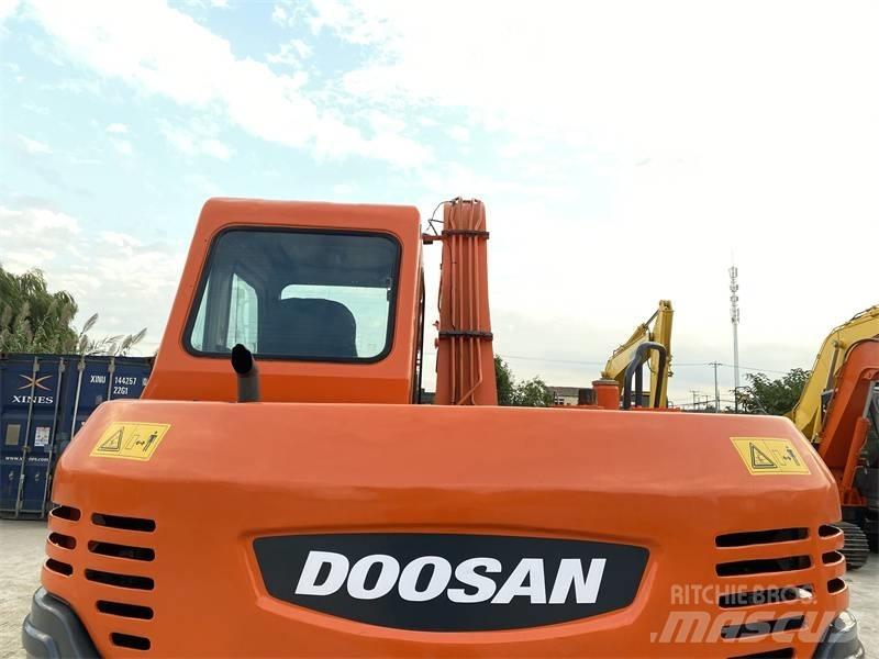 Doosan DH 80 Gravemaskiner på larvebånd