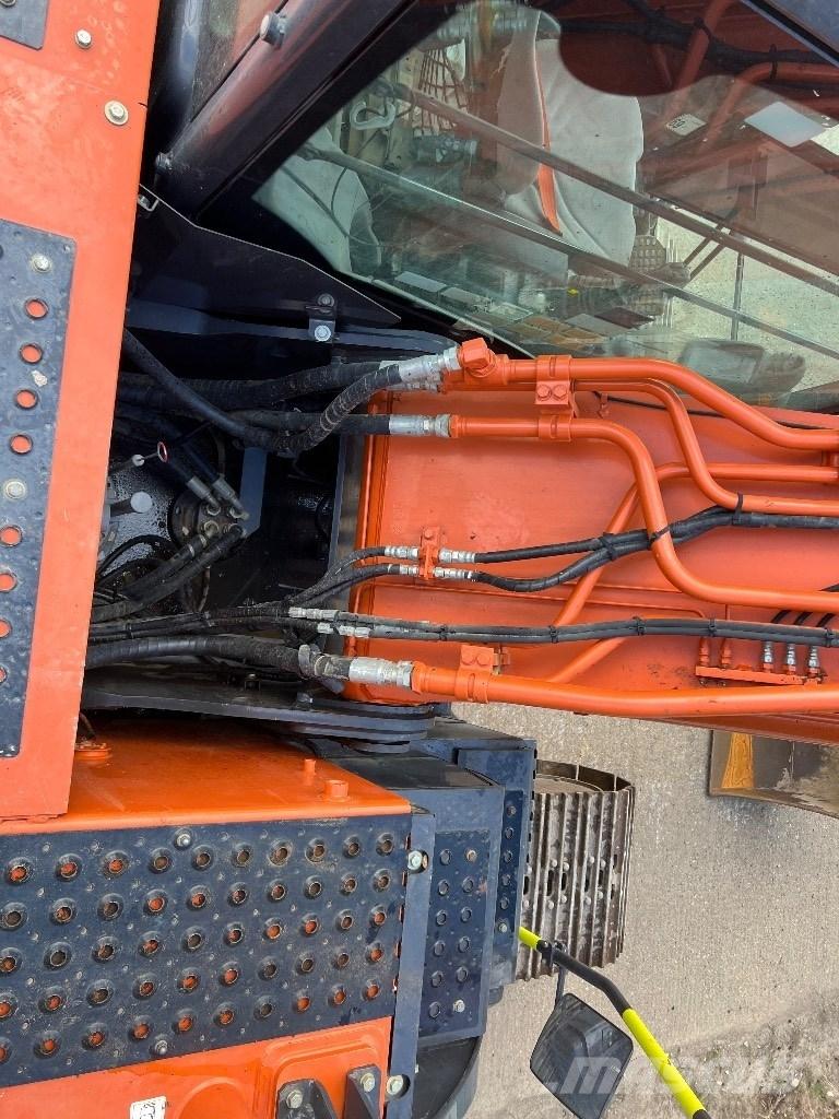 Hitachi zx210-6 Gravemaskiner på larvebånd