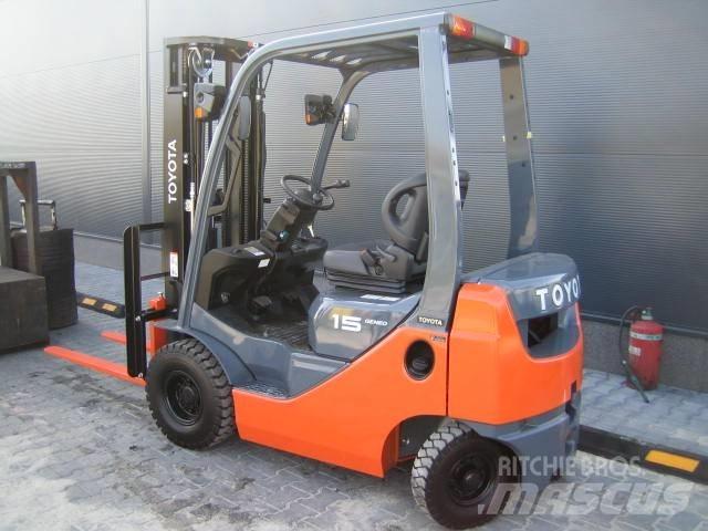 TOYOTA 028FGF15 LPG gaffeltrucks