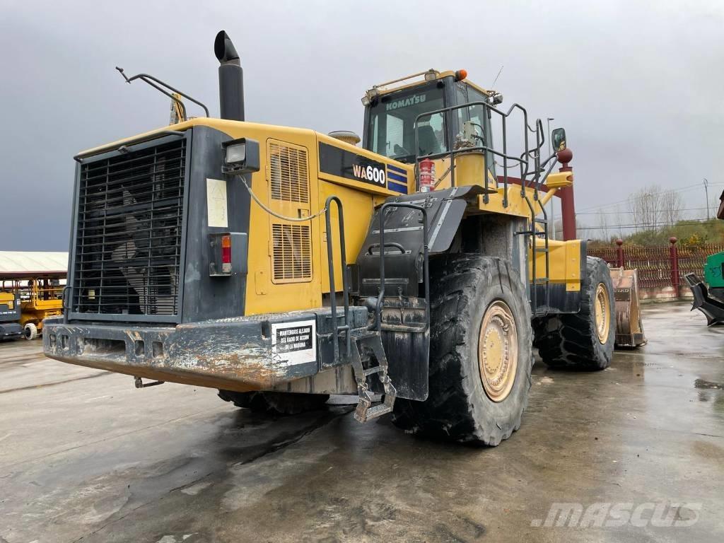 Komatsu WA 600-6 Læssemaskiner på hjul