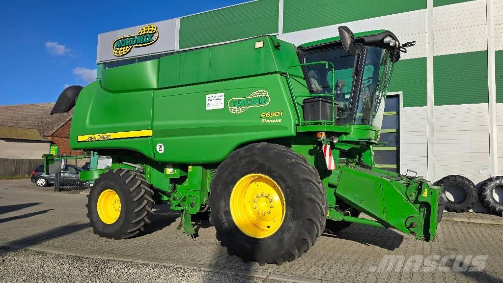 John Deere S 690 i Mejetærskere