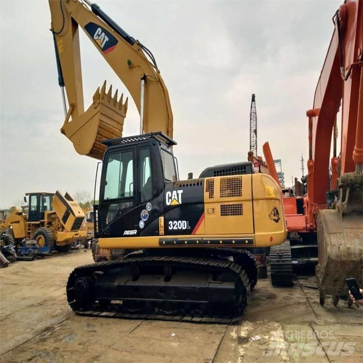 CAT 325DL Gravemaskiner på larvebånd