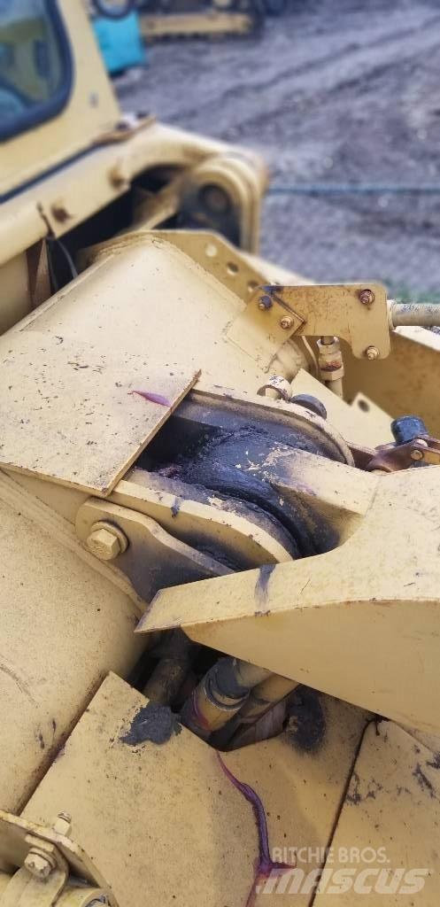 CAT 953 Larvebåndslæssere