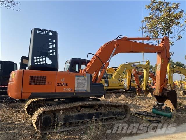 Hitachi ZX240 Gravemaskiner på larvebånd