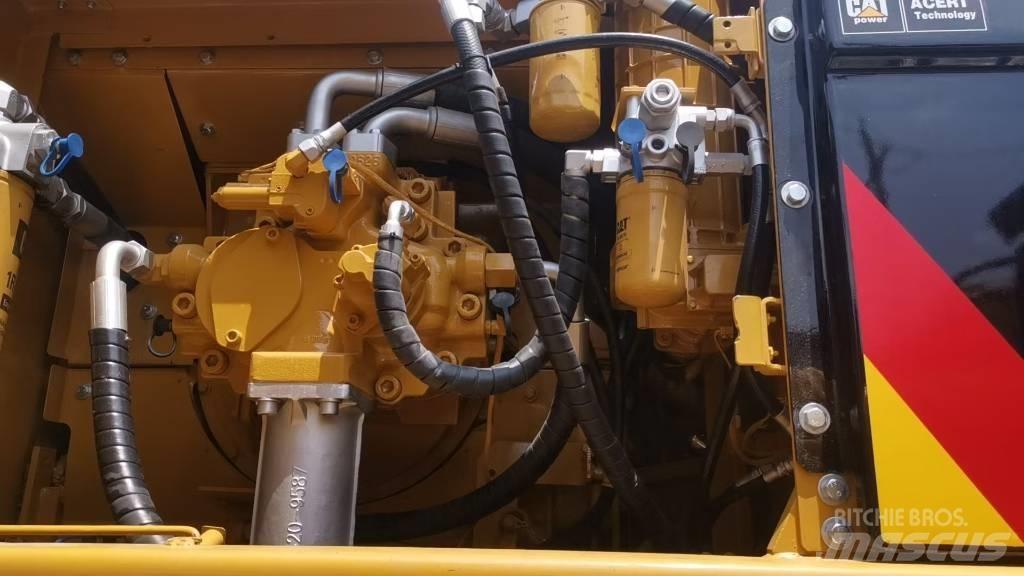 CAT 340 Gravemaskiner på larvebånd