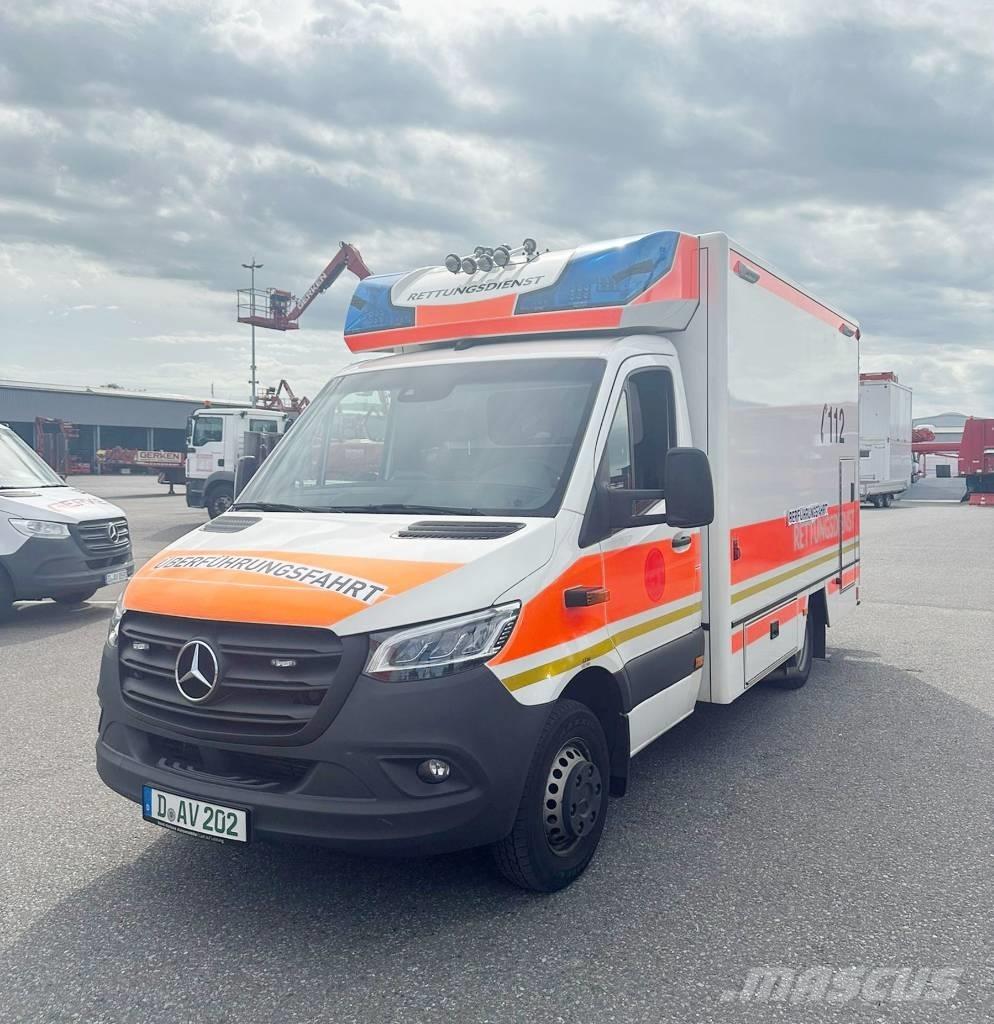 Mercedes-Benz 100 D Ambulancer