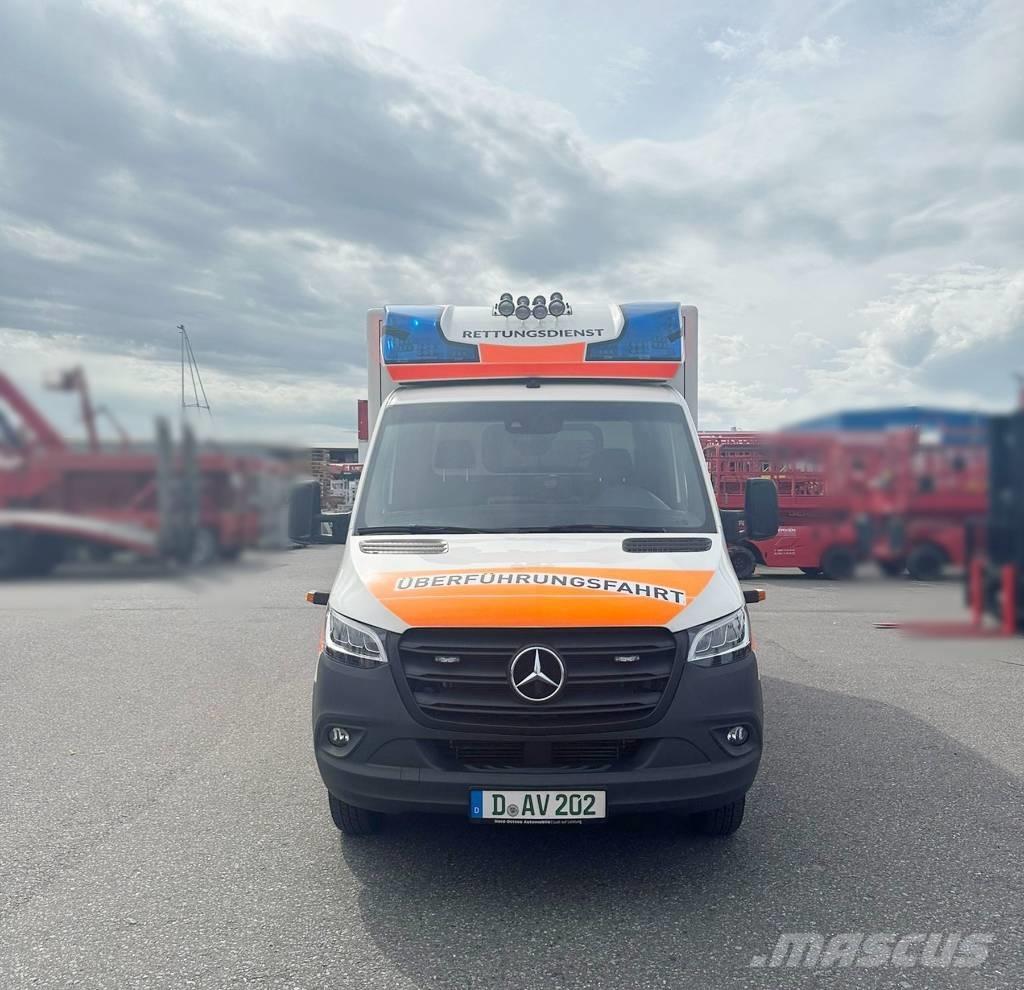 Mercedes-Benz 100 D Ambulancer